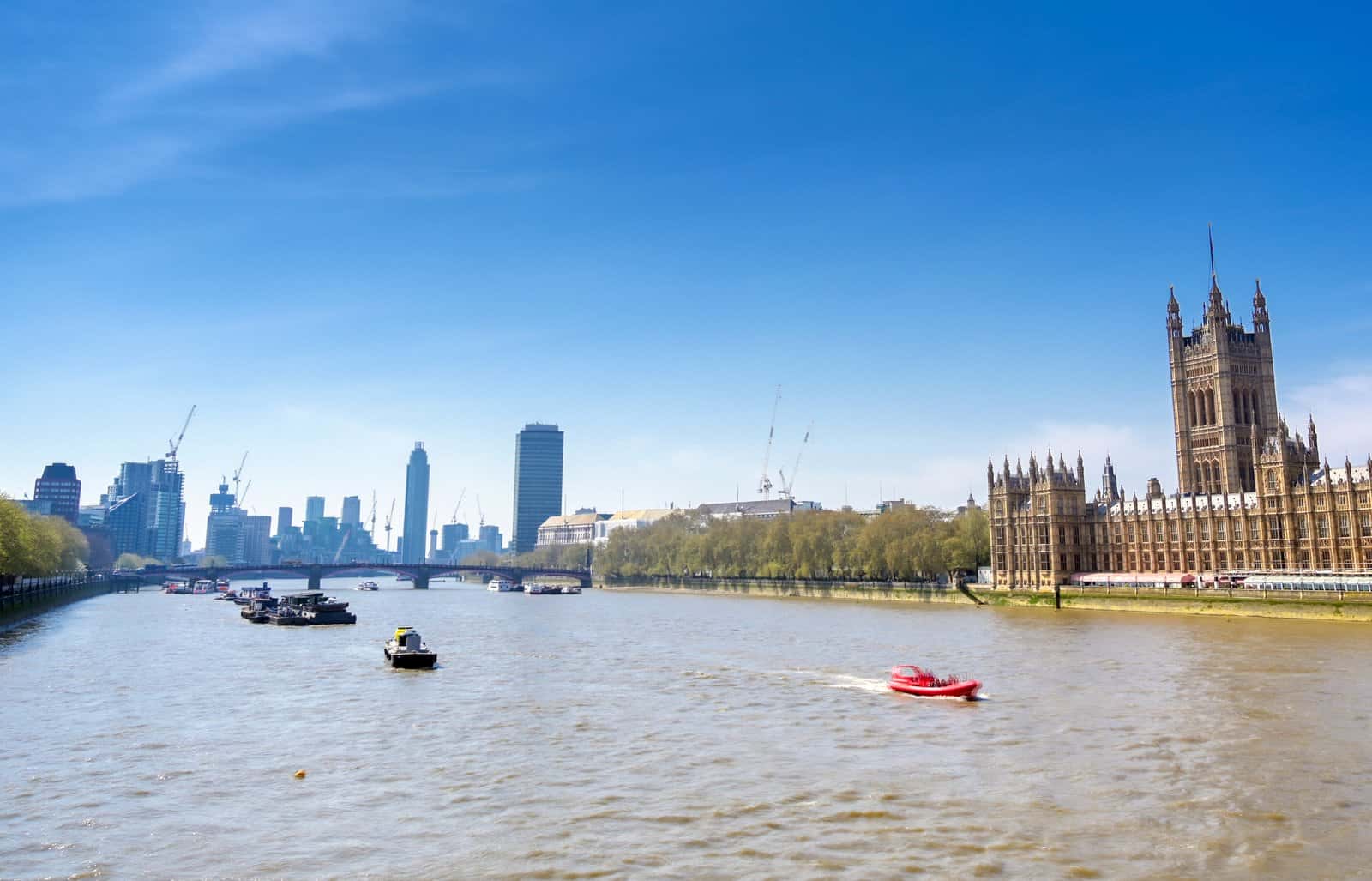 Go Kayaking on the Thames in London - Switzerland - Paris