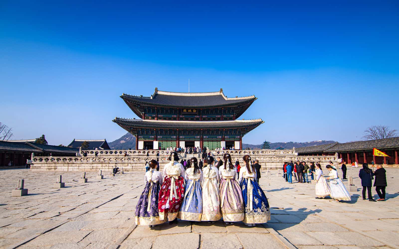 Click a Royal Instagram Pic while wearing a Hanbok in Japan - South Korea