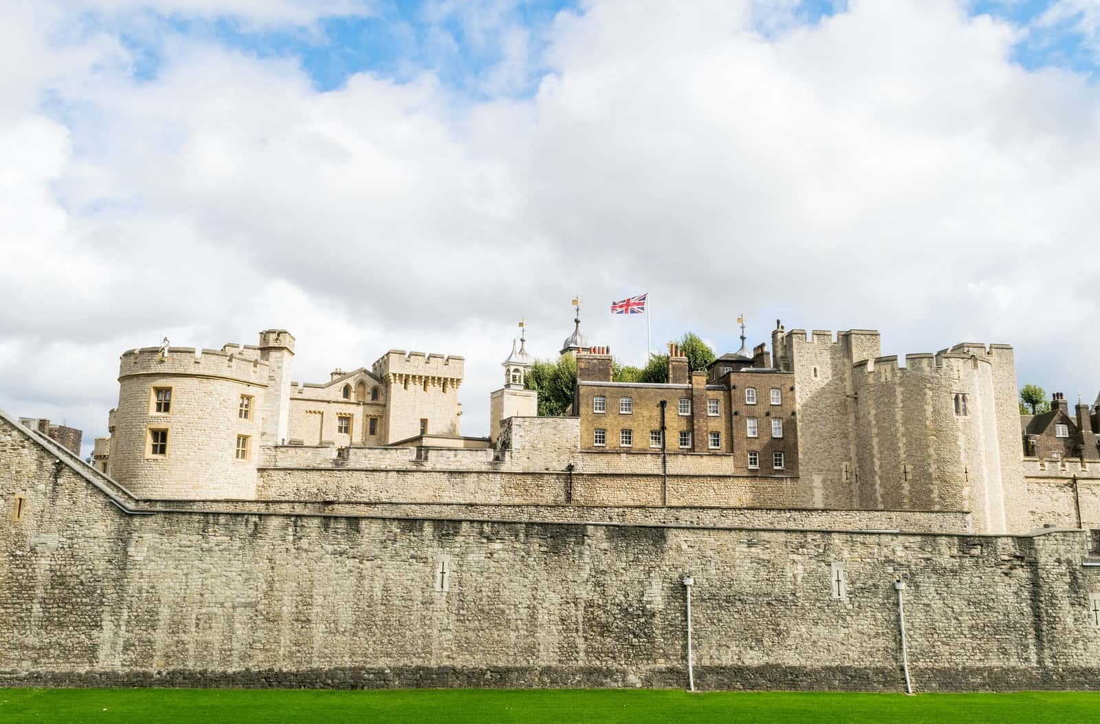 Stratford, The Cotswolds, Oxford, & Warwick Castle in London - Switzerland - Paris