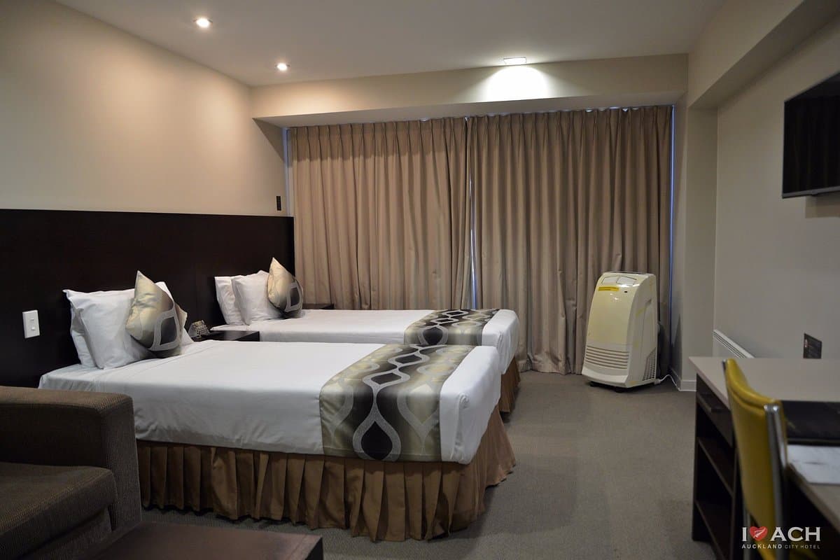 Auckland City Hotel Twin Room