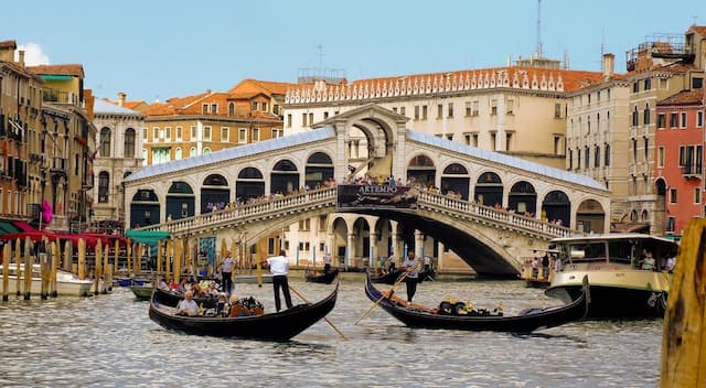 Splendours of Italy - By Van