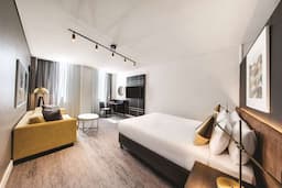 Vibe Hotel Sydney Room