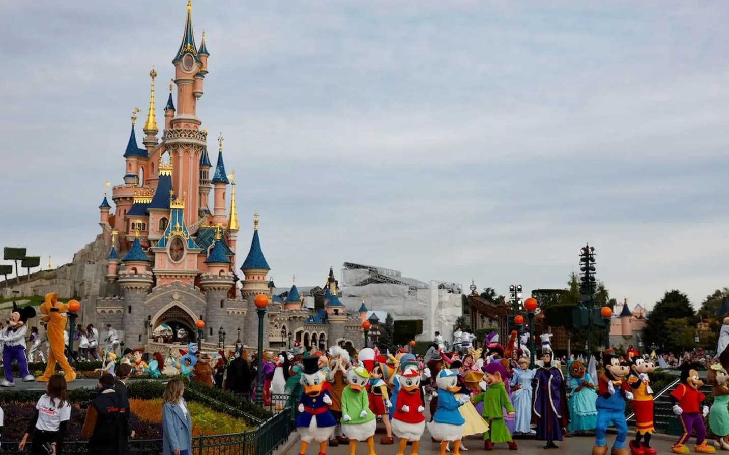 Disneyland Paris Entrance 