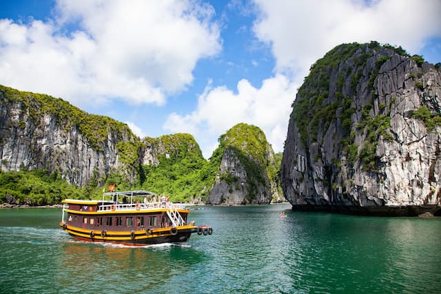 Vietnam with Phu Quoc Tour