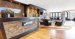  Oaks Shores Lobby