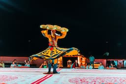 Tanoura Dance