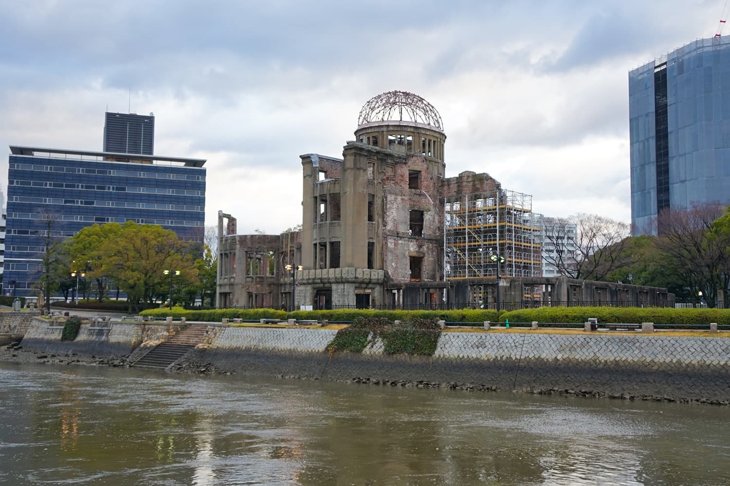 Atomic Domb