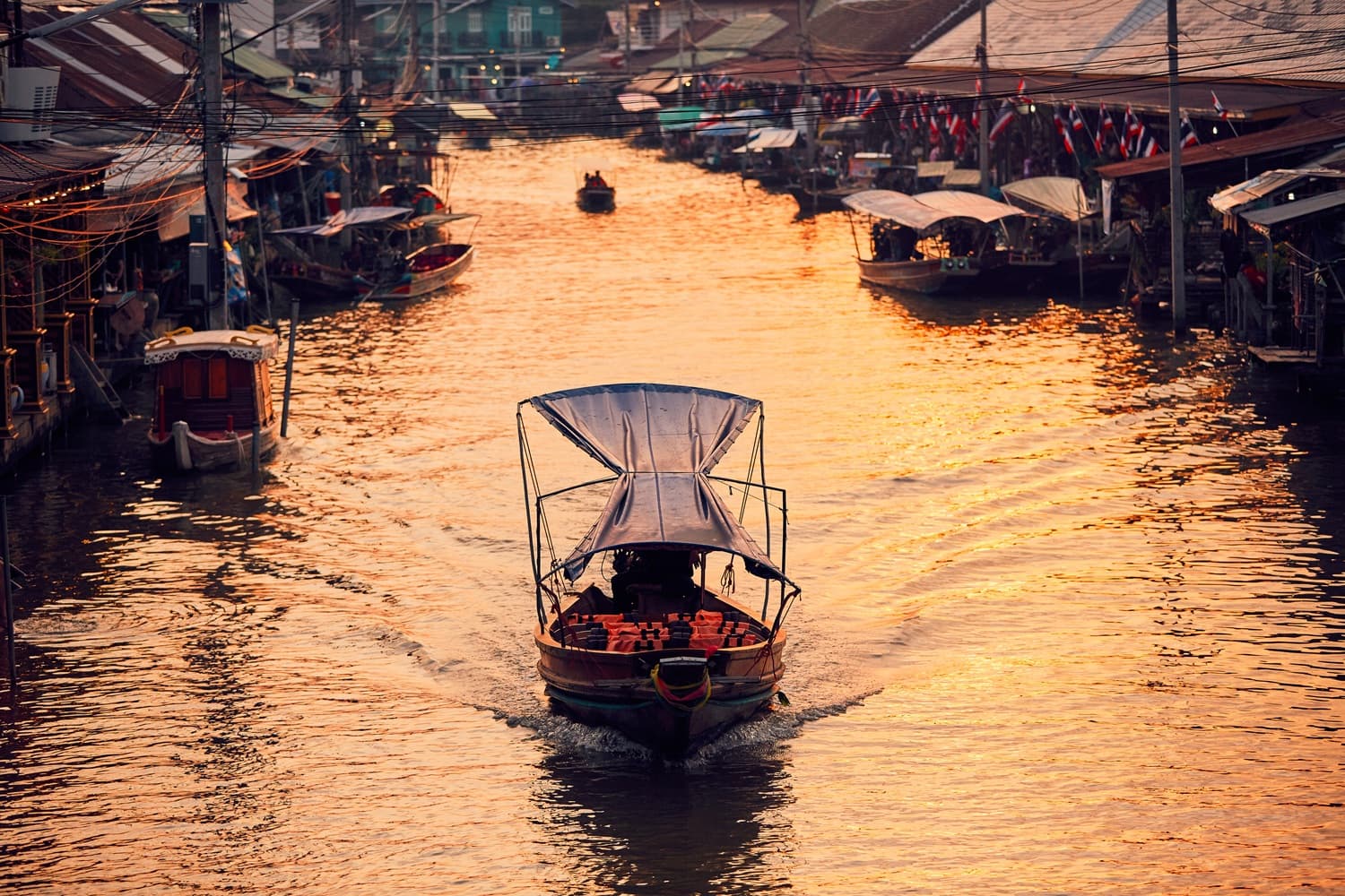 Floating market