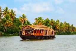 Stay at houseboats in Alleppey
