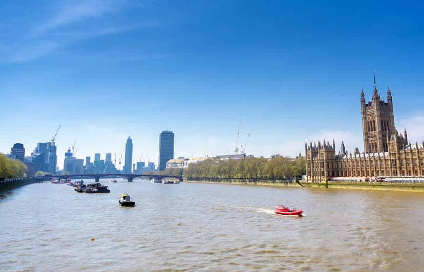Go Kayaking on the Thames