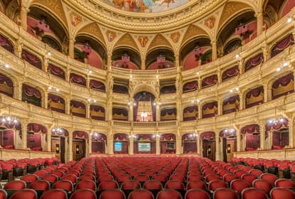 Experience the Lyric Opera