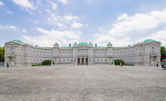 Akasaka Palace 1.jpg