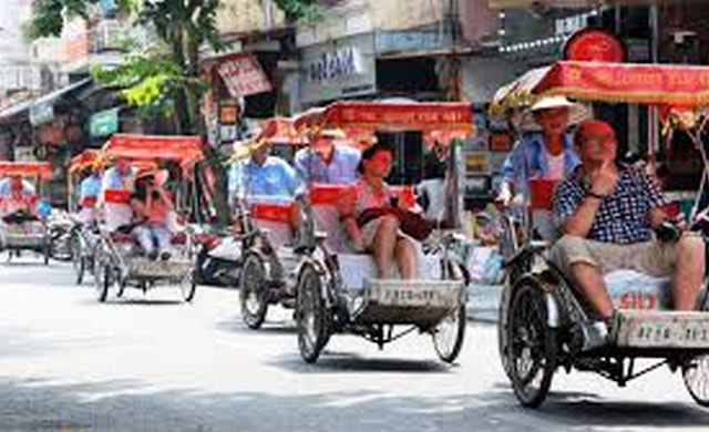 Cyclo tour Hanoi.jpg