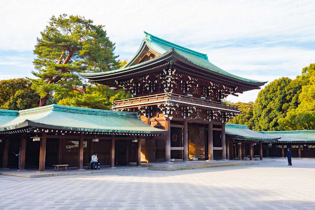 Meiji Jingu Shrine (2).jpg