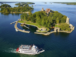 1000 Island Cruise