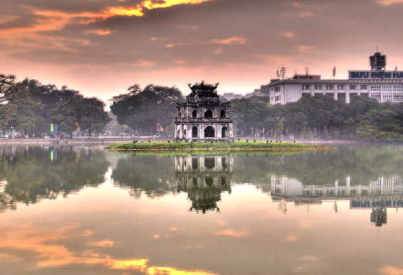 Hoan Kiem Lake (1)