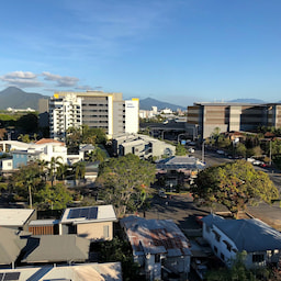 Holiday Inn Cairns Harbourside Over View