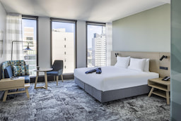 Holiday Inn Express Auckland Room