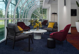 Lobby Rydges Capital Hill