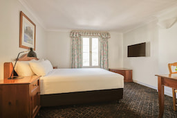 Mercure Sydney Room