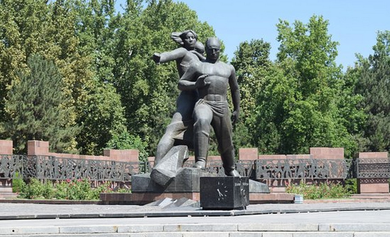 Monument of Courage