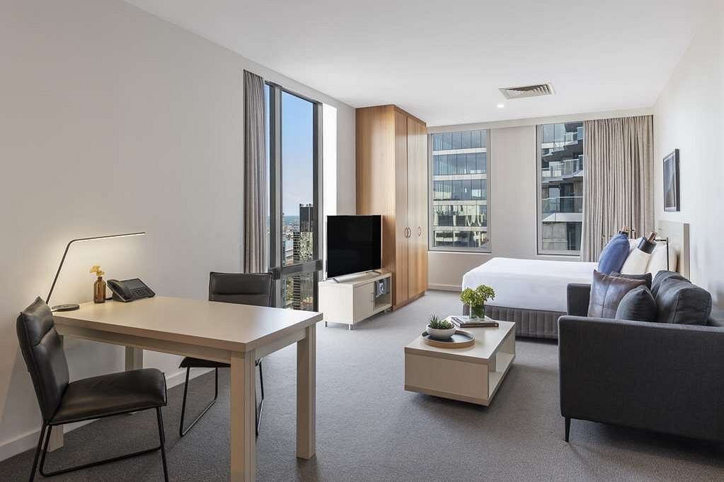 Oaks On Market Room