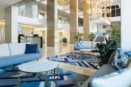 PacifiC Hotel Cairns Lobby
