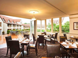 Restaurant Mercure Canberra 