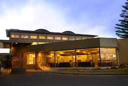 Sudima Hotel Lake Rotorua Exterior View