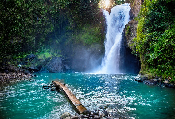 Tegenungan Waterfall 