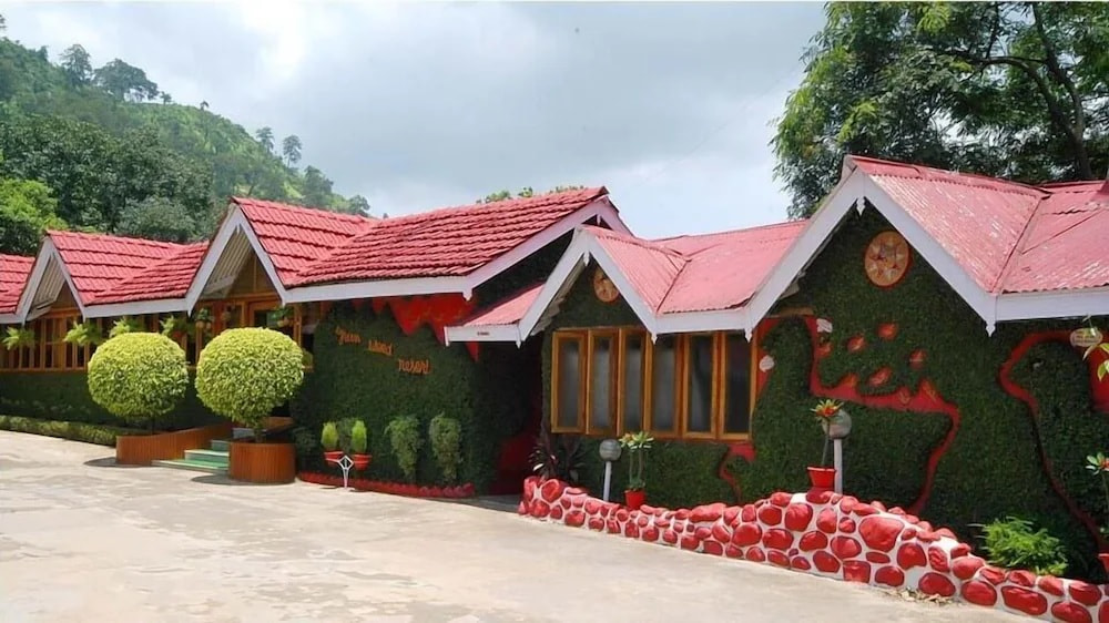 The Greenwood Resort