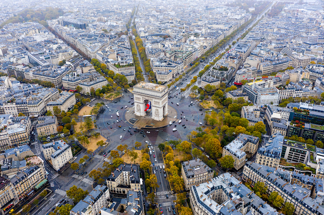 arc de triomphe aerial view