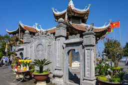 Linh Ung Pagoda 1 