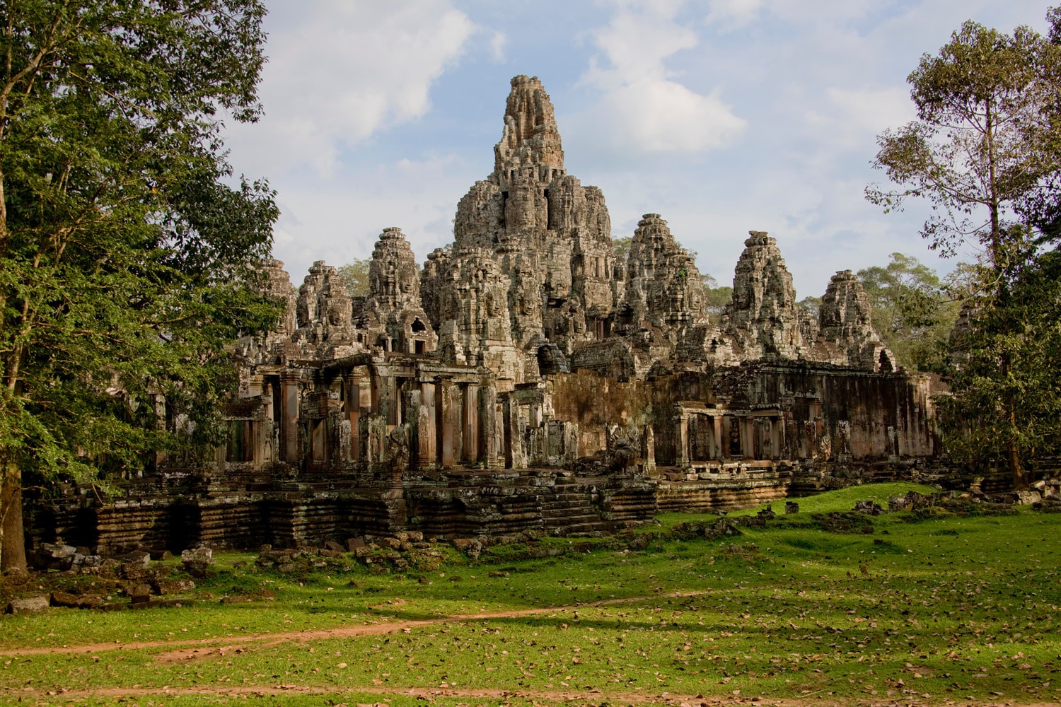 Bayon Temple Overview 1