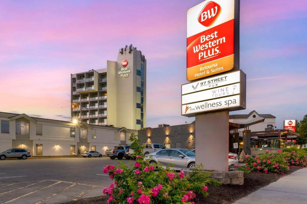Best Western Plus Kelowna Hotel & Suites Exterior