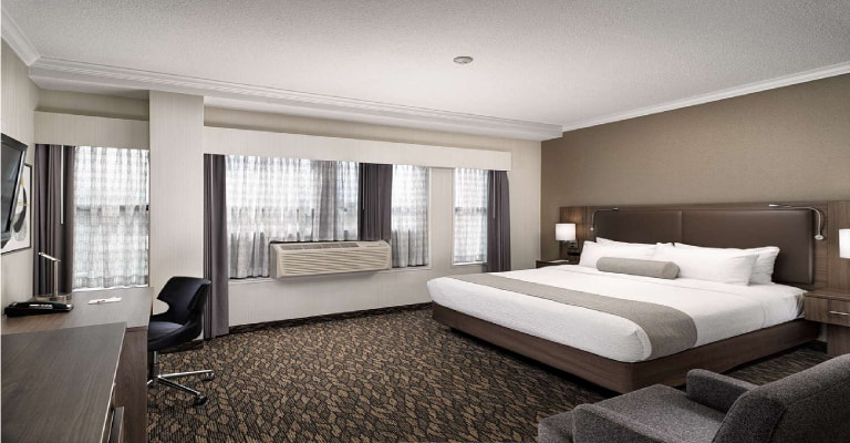Best Western Plus Carlton Plaza Room
