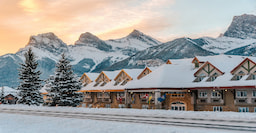 Canmore Inn & Suites Exterior View
