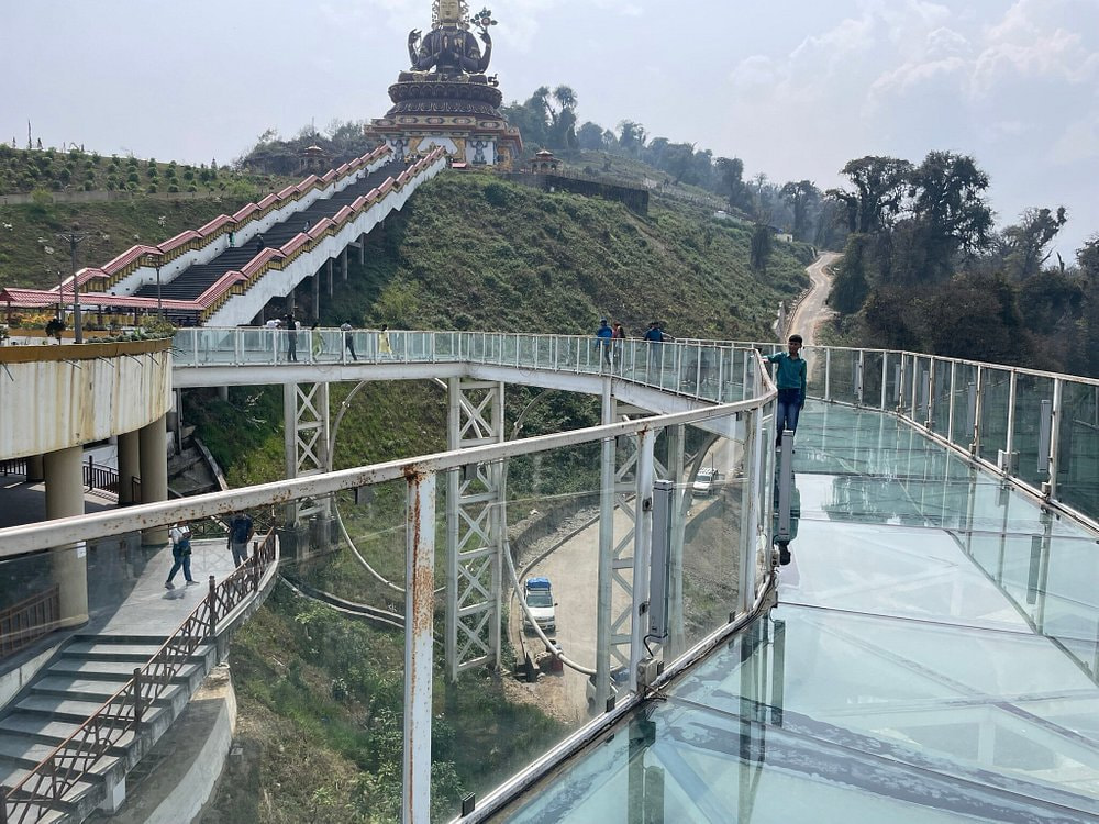 Chenrezig Statue & Skywalk