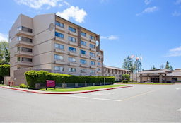 Crown Plaza Union City SFO Exterior