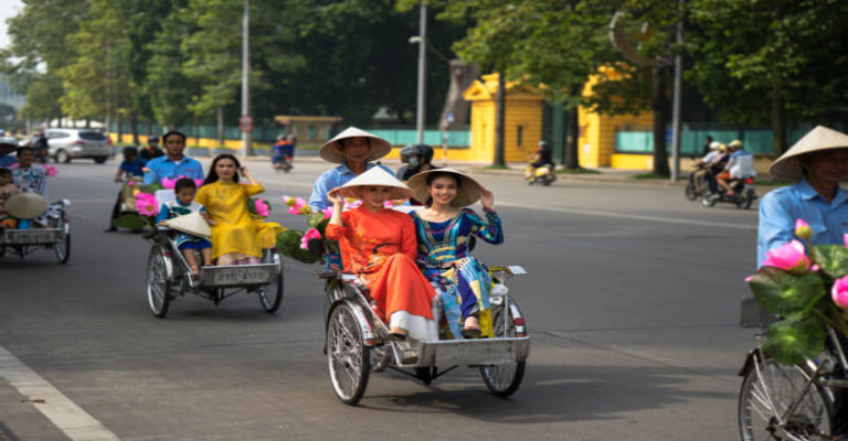 Cyclo Tour