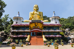 Dambulla Cave Temple 1