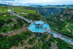 Visit Dashbashi Canyon 
