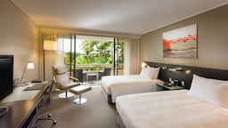 Double Tree by Hilton Cairns