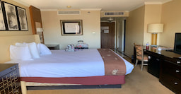  Harrahs Reno Room