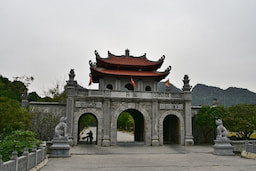 Hoa Lu Temple 1