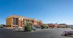 Holiday Inn Express Exterior View