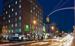 Holiday Inn New York Exterior View