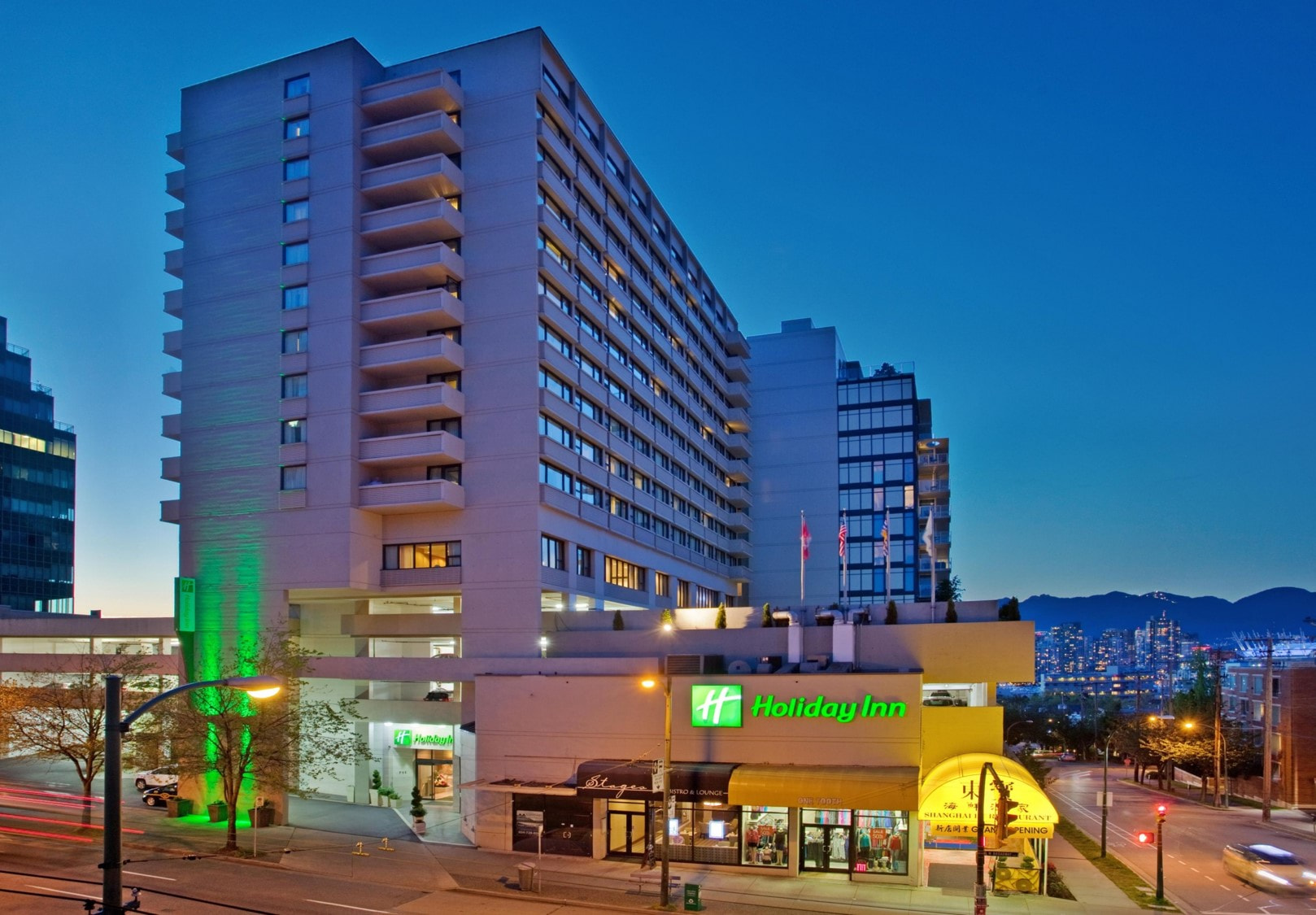 Holiday Inn Vancouver Downtown & Suites Exterior View