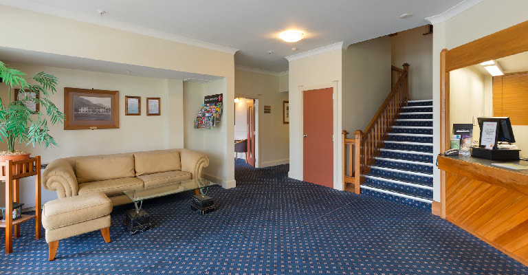 Heartland Hotel Glacier Country Lobby
