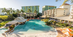 Novotel Cairns Oasis Resort Exterior View